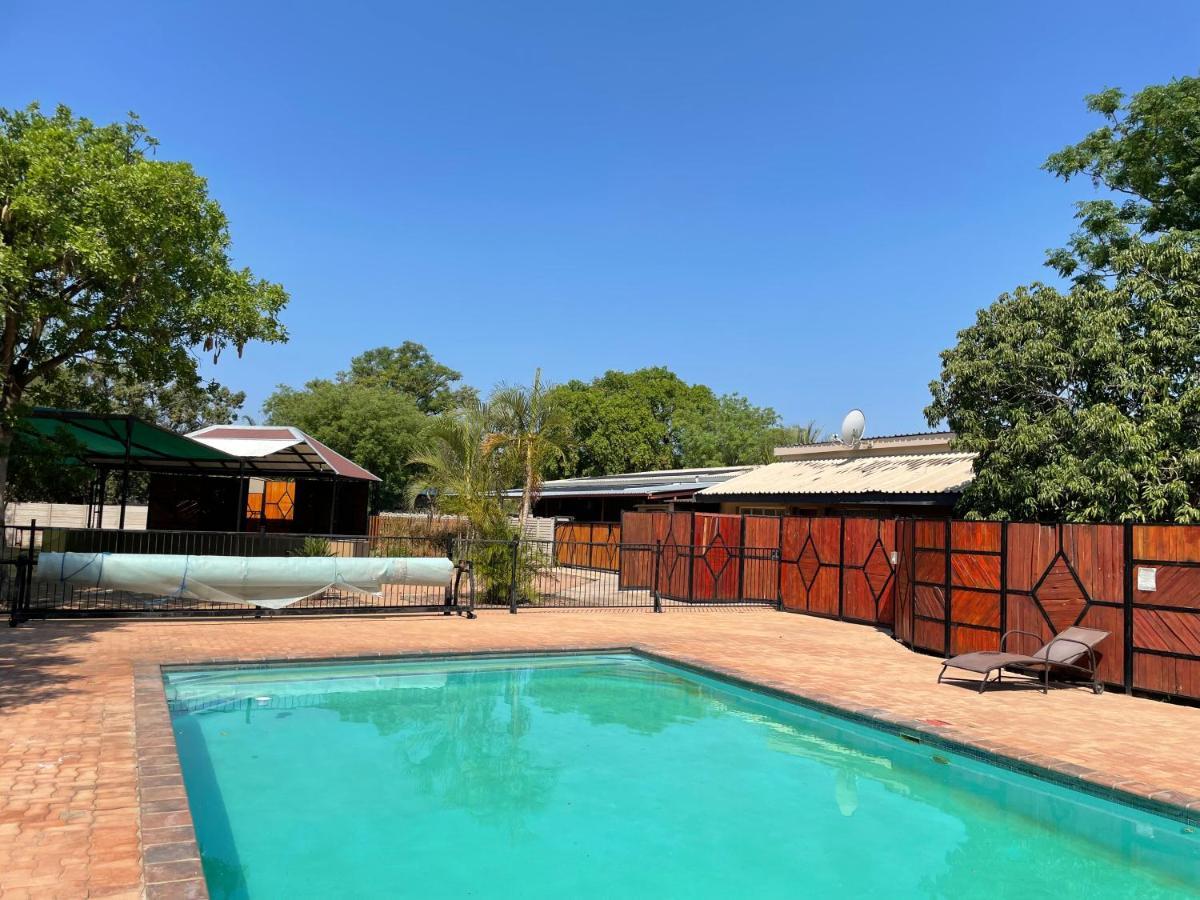 Buffalo Hotel Hectorspruit Exterior photo